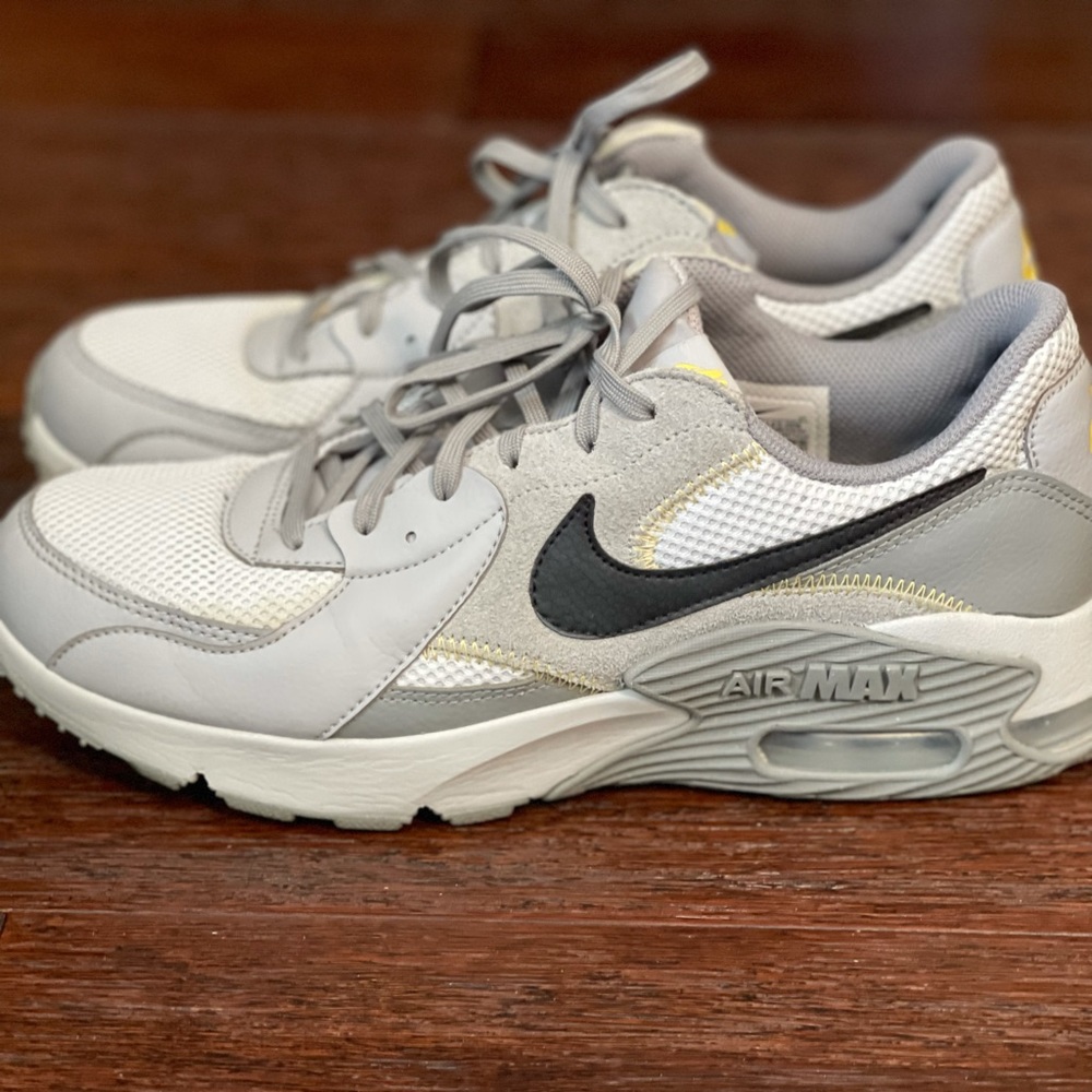Nike AirMax Excee size 9 (men’s)